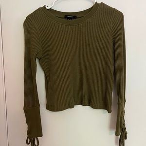 Forever 21 Green Waffle Long Sleeve with tie sleeves